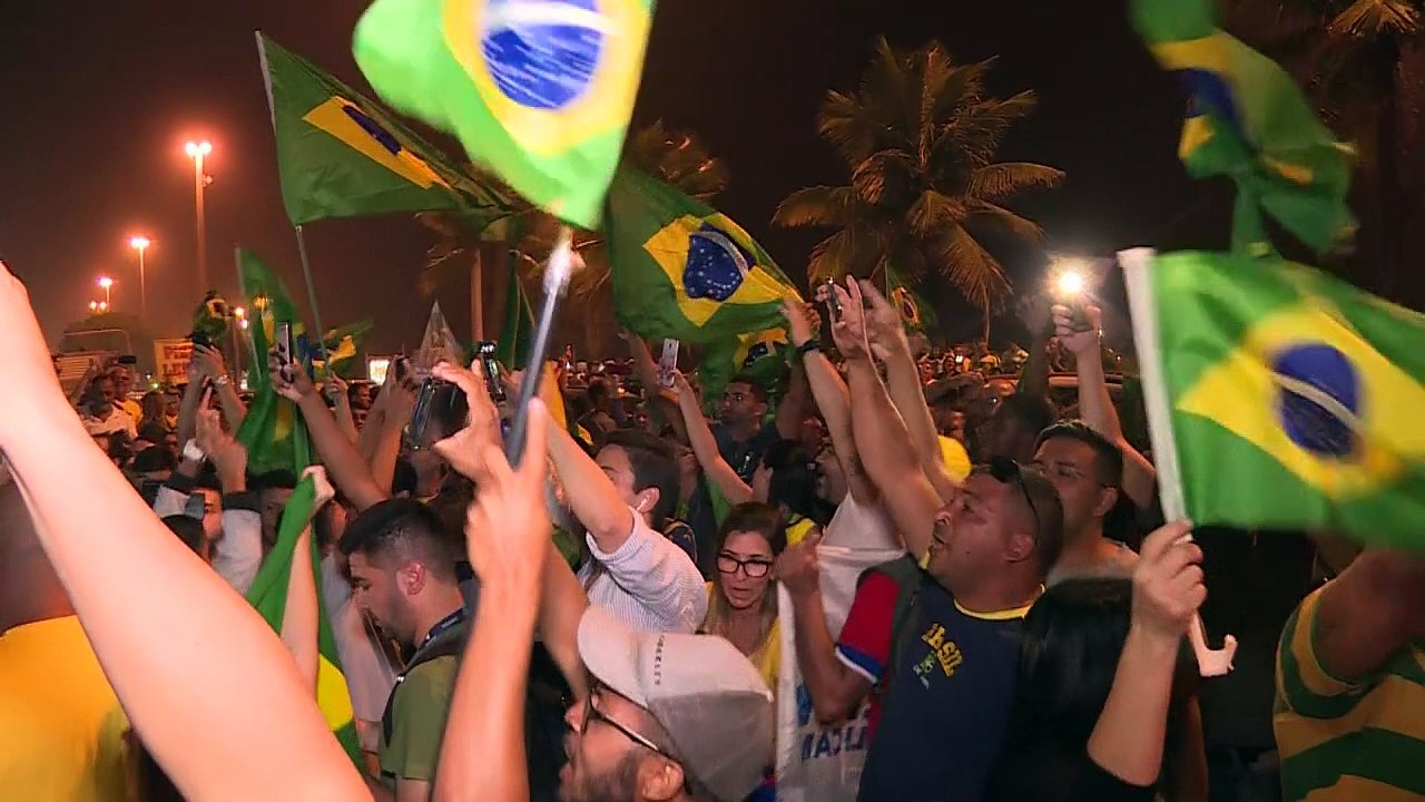 Comemoração dos dois lados