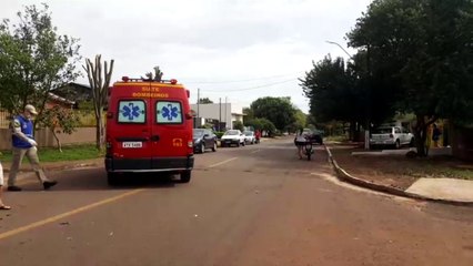 Homem fica ferido após colisão entre carro e moto