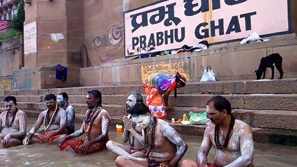 கங்கை நதியில் கால பைரவ பூஜை, Agori Siddhar @ Kashi Vishwanatha Temple