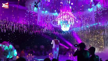 Lan Khuê và John nhảy khiêu vũ