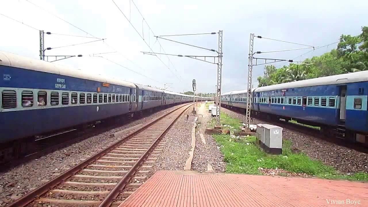 INDEPENDENCE DAY| HWH WAP-4 CLASH WITH VSKP WAP-4 | SER KING COROMANDEL VS EAST COAST EXP
