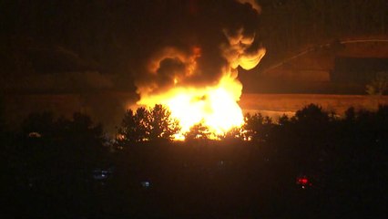 고양 휘발유 탱크 화재 14시간째...진화 작업 이어져 / YTN