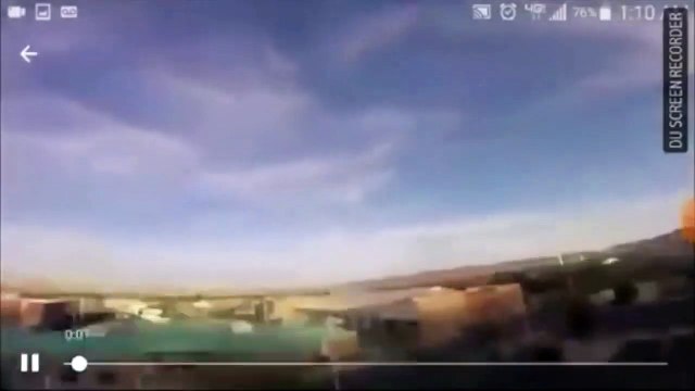 Un drone survole un avion de ligne en train d'atterrir... Un peu flippant non?!