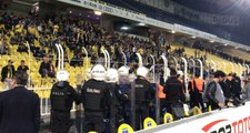 Fenerbahçeli Taraftarlar, 0-0 Biten Başakşehir Maçı Sonrası Stadı Terk Etmedi
