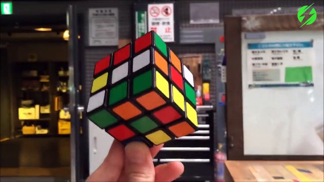 Ce rubik's cube se fini tout seul