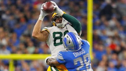 Jimmy Graham uses his size for 24-yard grab over Diggs