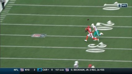 Dalton escapes pressure to drop perfect pass to A.J. Green