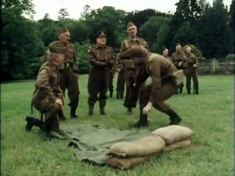 Dad s Army S09 E01 Wake Up Walmington