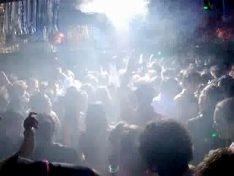 Gregori Klosman starting his set