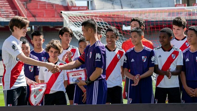 Узники пещеры отправились в Аргентину