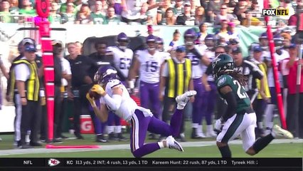 Thielen lays out for 24-yard Cousins pass off back foot