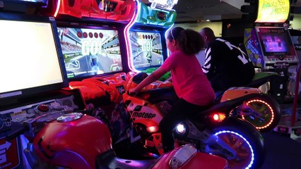 KIDS ARCADE GAMES!! Amusement Family Fun | Toys AndMe
