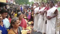 Sabarimala Temple पर Supreme court के फैसले से नाराज Ayyappa भक्तों का प्रदर्शन जारी ।वनइंडिया हिंदी