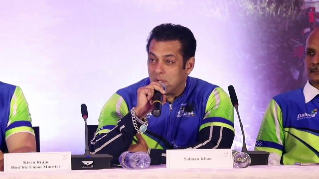 Salman khan Bluntly Refused To Comment On Nana Patekar & Tanushree Controversy.