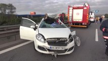 Tem'de Kontrolden Çıkan Tır, Karşı Şeride Geçip Otomobille Çarptı: 1 Ölü, 1 Ağır Yaralı