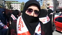 Furkan Vakfı kurucusu Alparslan Kuytul için yürüyen kadınlar, polisi görünce 'Sağlık yürüyüşü' dedi