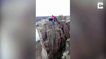 Il saute à 30m de hauteur