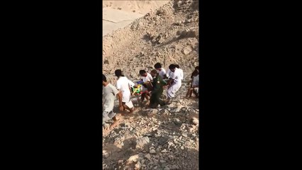 فيديو: إماراتيون يمزحون مع والدهم بجعله يطير.. فكان هذا مصيره