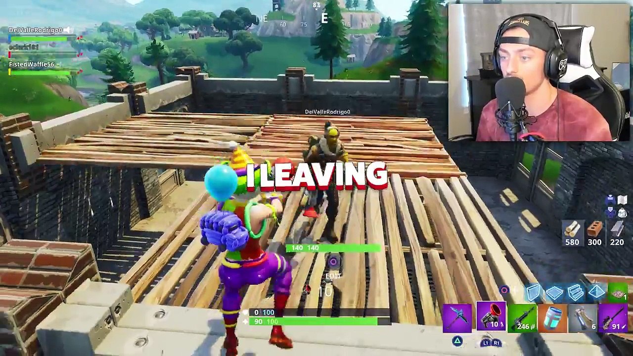 VOICE CHANGER GIVES SCARED SQUEAKERS NIGHTMARES ON FORTNITE!