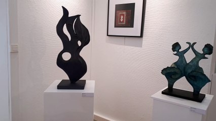 Dernière ligne droite pour l'installation de l'exposition de Sylvie Jabot à l'abbaye des Premontrés.