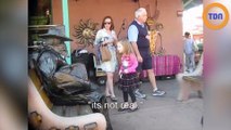 Un homme statue surprend mère et fille et leur fait très peur !