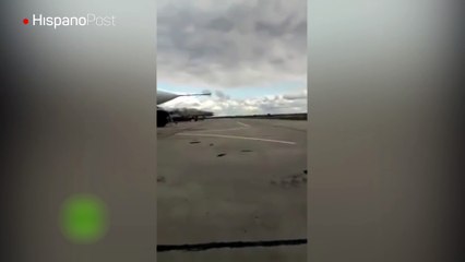 Pasó tan cerca de él que casi pudo tocar a este caza ruso de combate