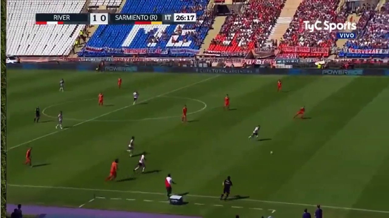 Quintero marca golaço na vitória do River Plate