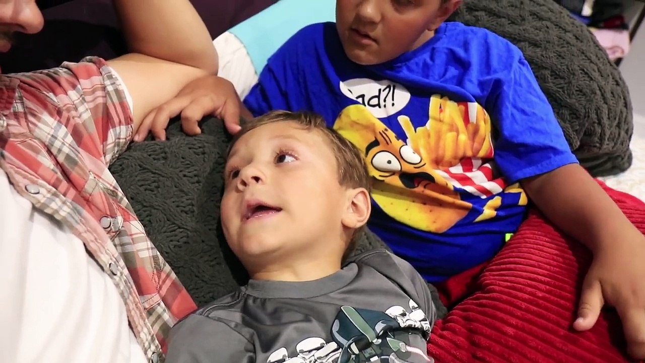 BENDY & the Ink Krabby Patty Machine @ KRUSTY KRAB w_ Spongebob! Hello Neighbor gets Secret Formula-