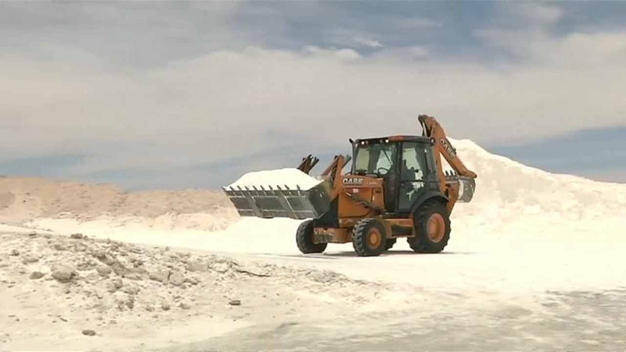 Nachschub fürs Handy: Deutsche bauen Lithium in Bolivien ab
