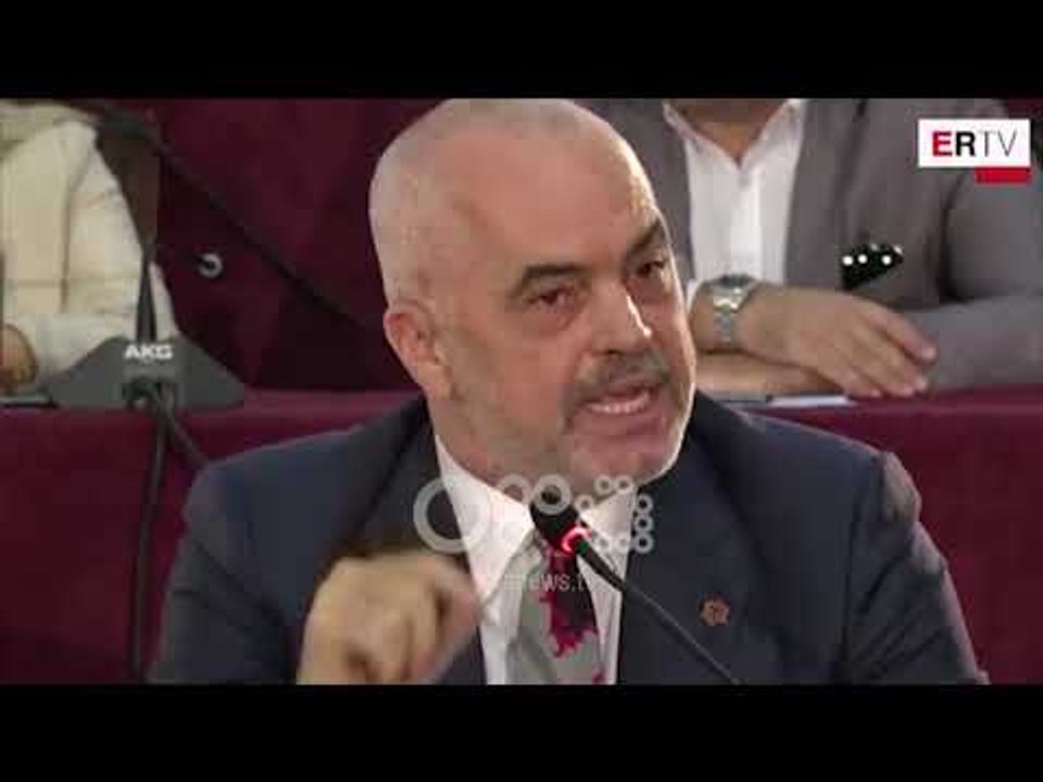 Ora News - Xhisiela flet nga makina: Tritolin në banesë e ka vendosur opozita