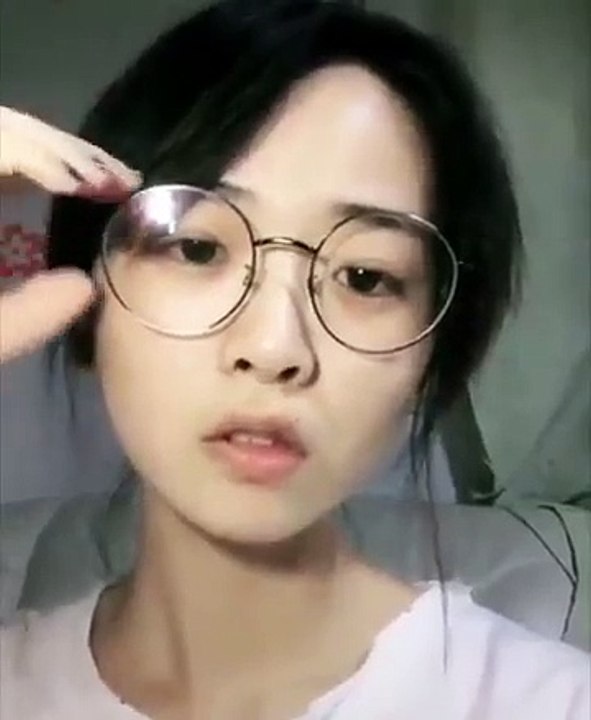 Quand les femmes enlèvent leurs lunettes