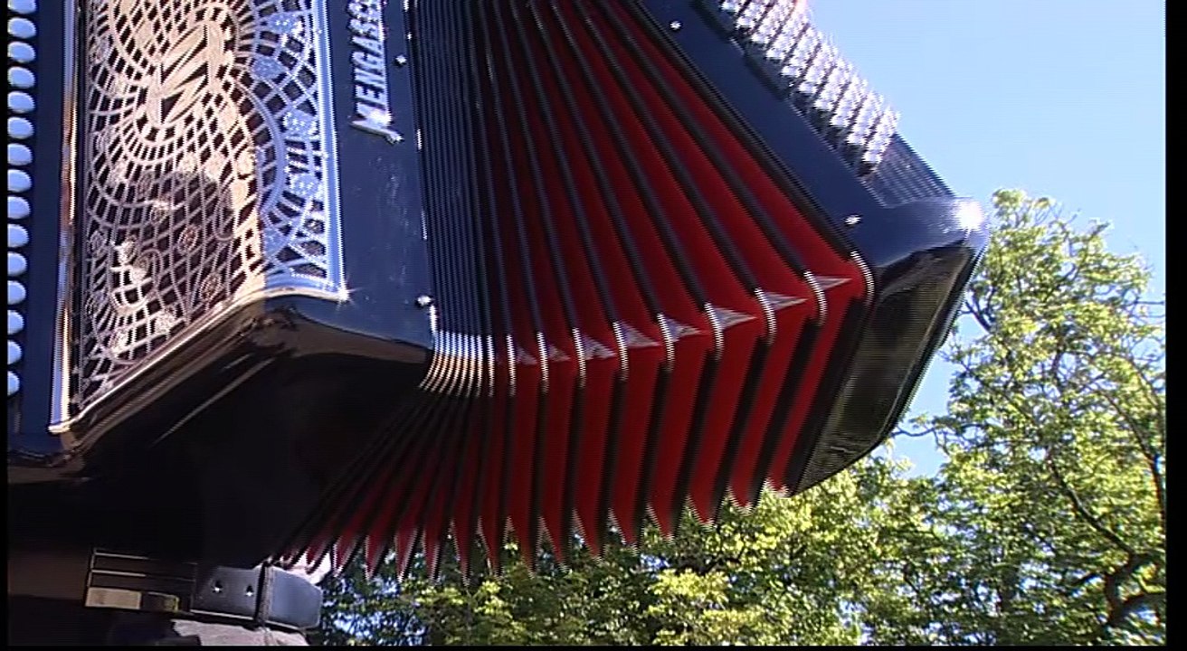 highland cathédral par l' Orchestre Dominique & Stéphanie FLOQUET