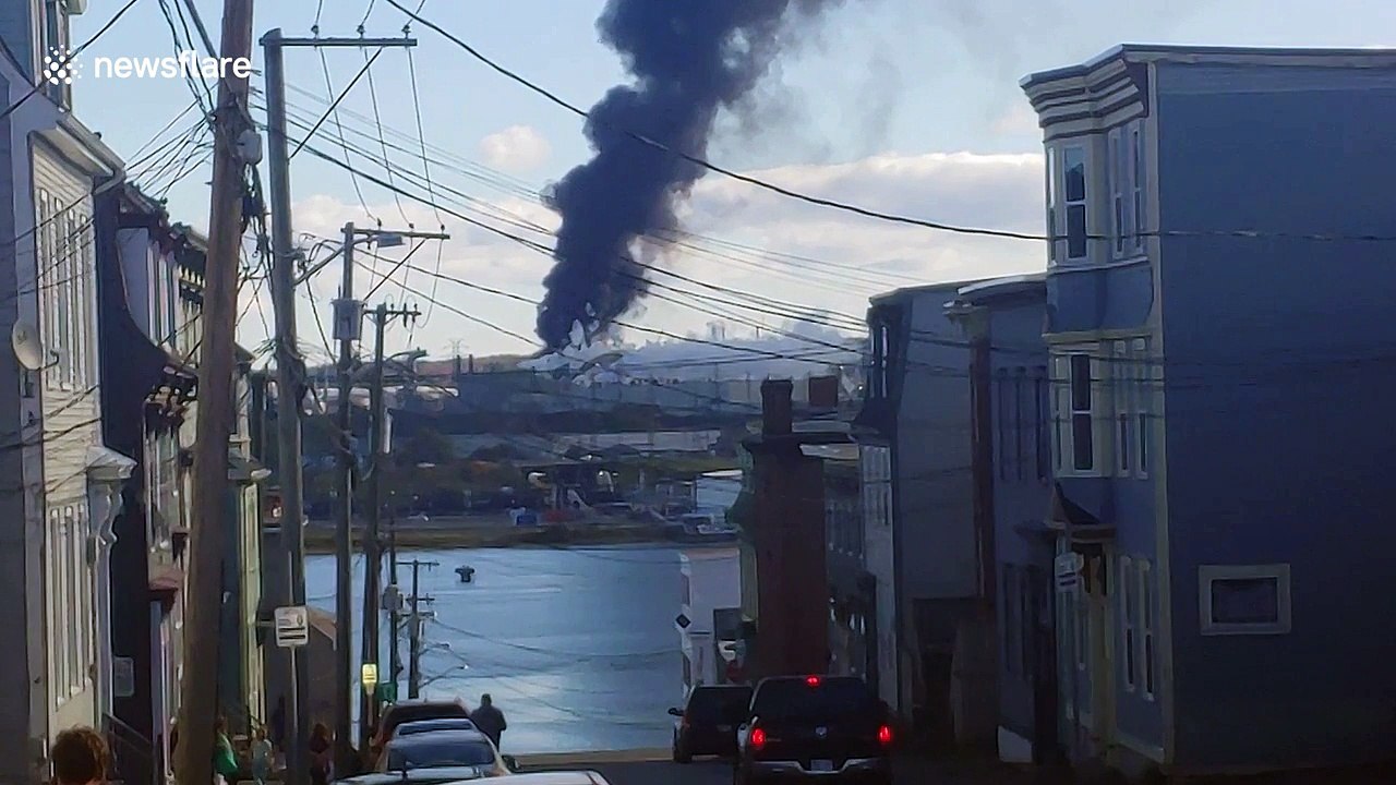 Thick plumes of smoke during 'major incident' at Canada oil refinery
