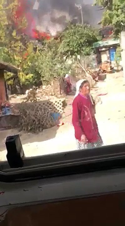 Digjen tri shtepi ne Kline