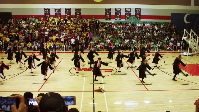 Une chorégraphie géniale sur le thème Harry Potter pendant un match de basket !