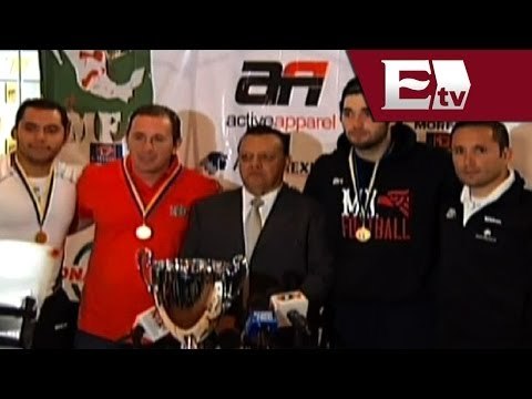 Selección de Futbol Americano Universitario regresa a México tras conseguir título en Suecia