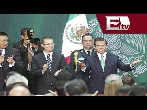 EPN promulga la Reforma Energética/ Titulares con Atalo Mata