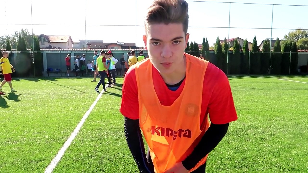 MECI DE FOTBAL VS ADULTI ! (in echipa cu profesorul de sport)