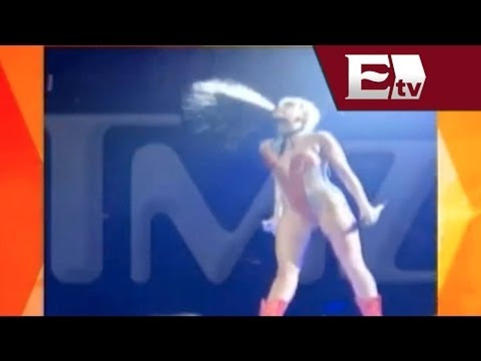 Miley Cyrus escupe a sus fans durante concierto / Joanna Vegabietsro