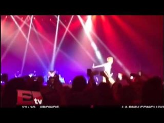 Miley Cyrus escupe en Puerto Rico / Función con Adrián Ruíz