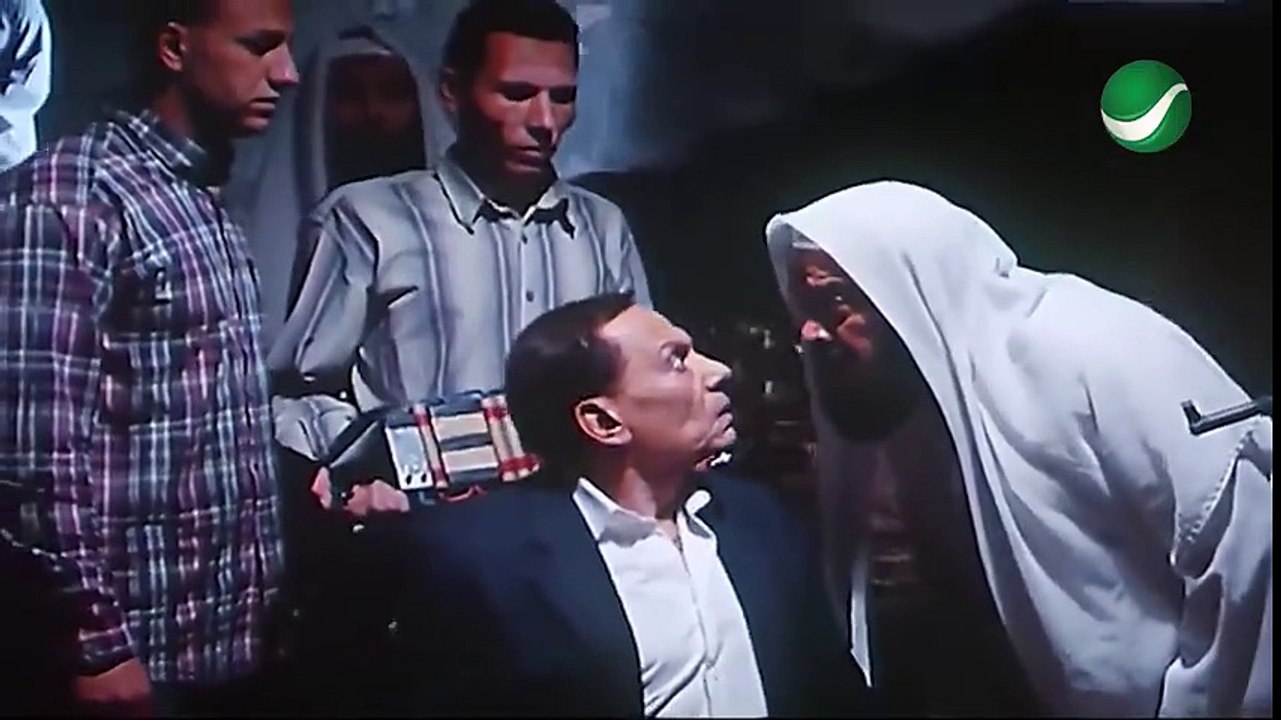 انت مكانك من هنا انت مكانك فوق .. طيب ما اطلعوا انتو فوق وأنا هستناكو تحت