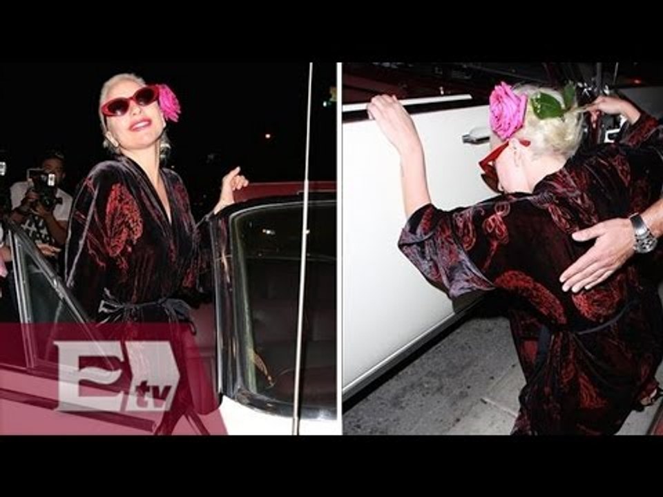 La estrepitosa caída de Lady Gaga en un restaurante de California/ Función