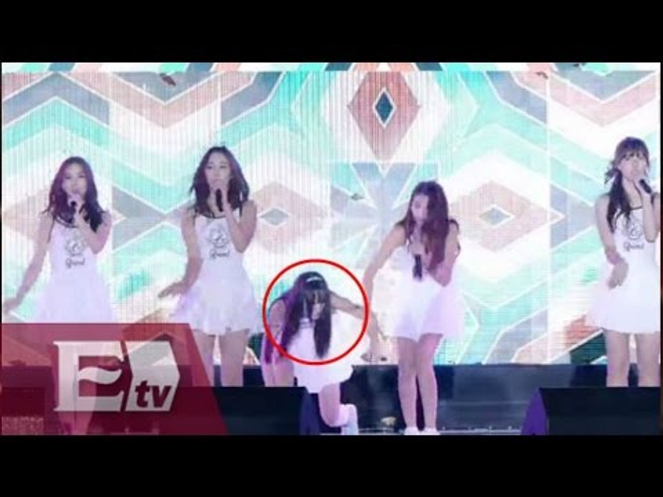 Integrantes de banda de K-pop caen en varias ocasiones durante presentación / Función