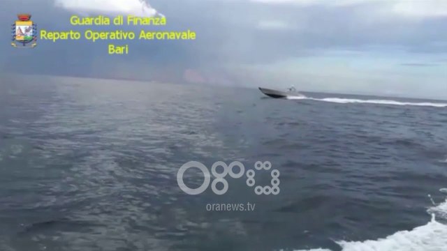 Ora News - Itali, kapet skafi me 5 mln euro drogë, pranga dy skafistëve shqiptarë