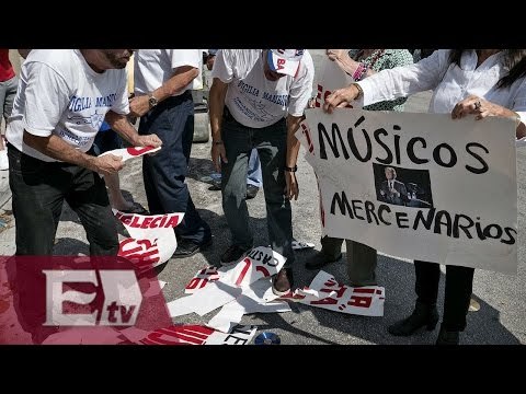 Destruyen discos de Julio Iglesias en Miami por declaraciones racistas / Joanna Vegabiestro