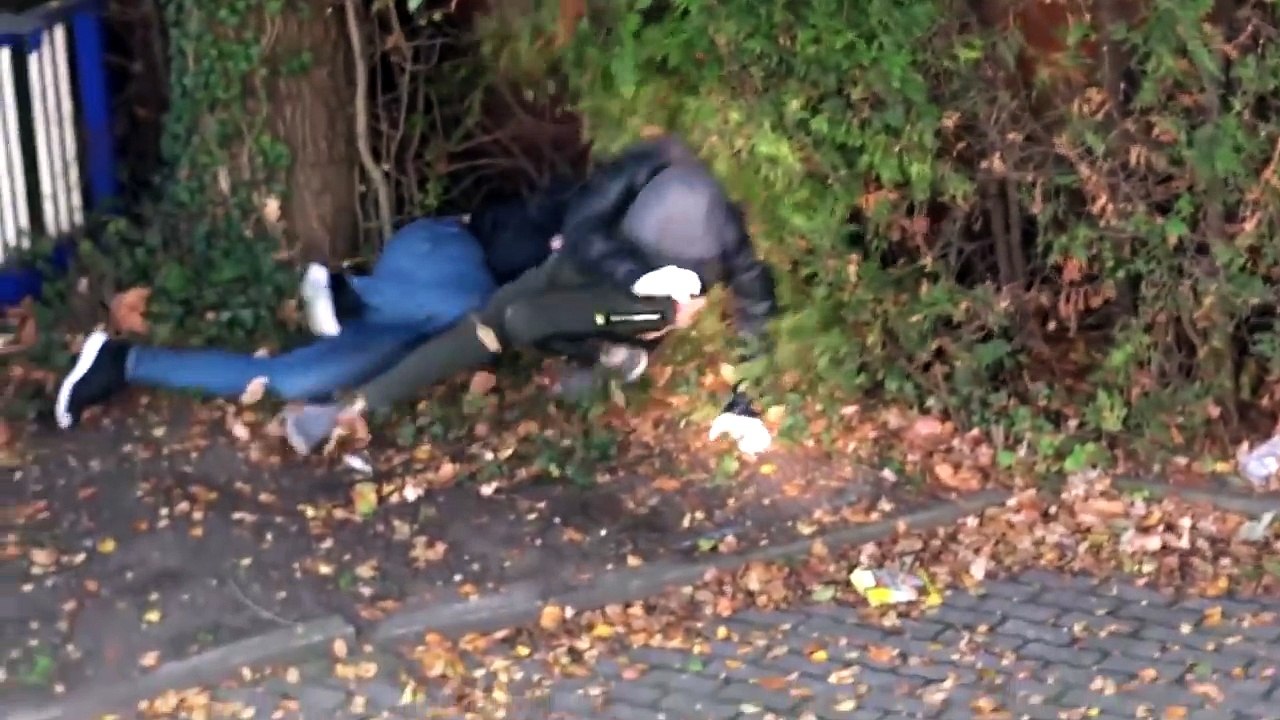 HATER IM WALD VERFOLGT ABER DANN ... 