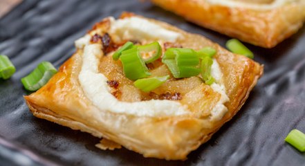 طريقة عمل تارت الكمثرى بالبصل المكرمل