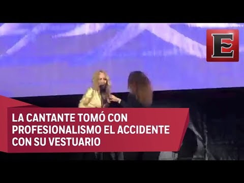 Ni la caída de vestido impidió que Marta Sánchez dejará de cantar