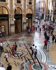 ميلانو ايطاليا ، غاليريا فيتوريو،ساحة الدومو