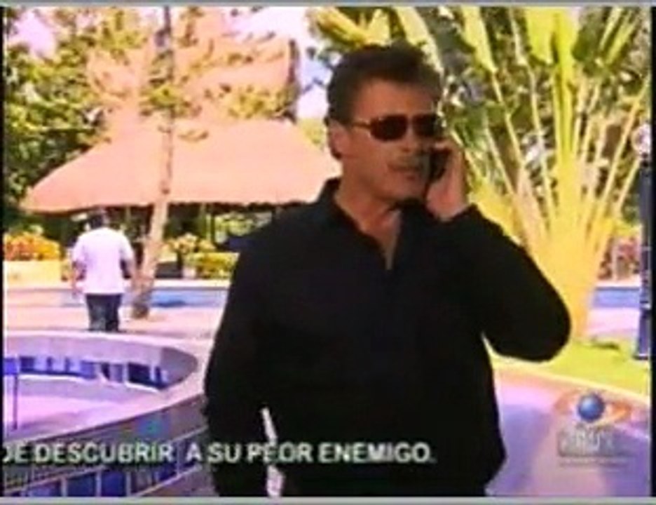 OYE BONITA cap  44 (Oswaldo Tapia)